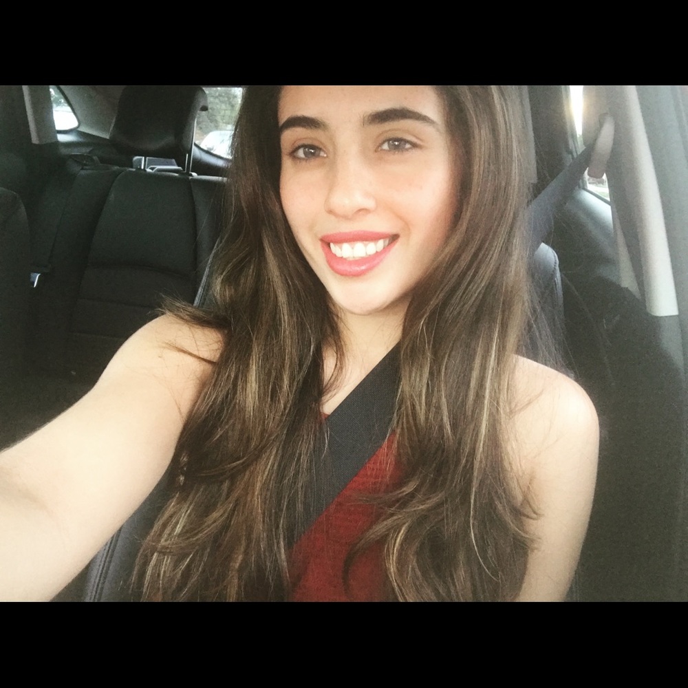 Meet your Posher, Daniela